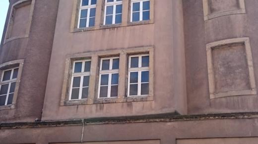 Fenster in weiß mit Sprossen