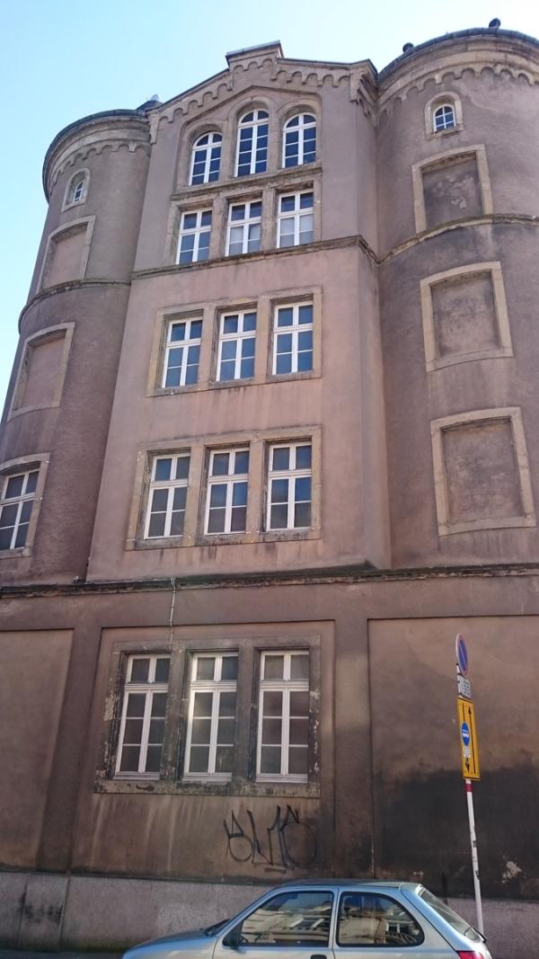 Fenster in weiß mit Sprossen